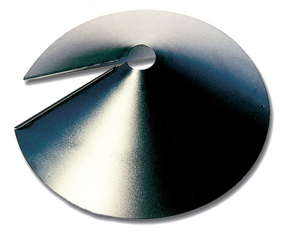 Audubon Wrap Around Metal Squirrel Baffle 18 in Diameter