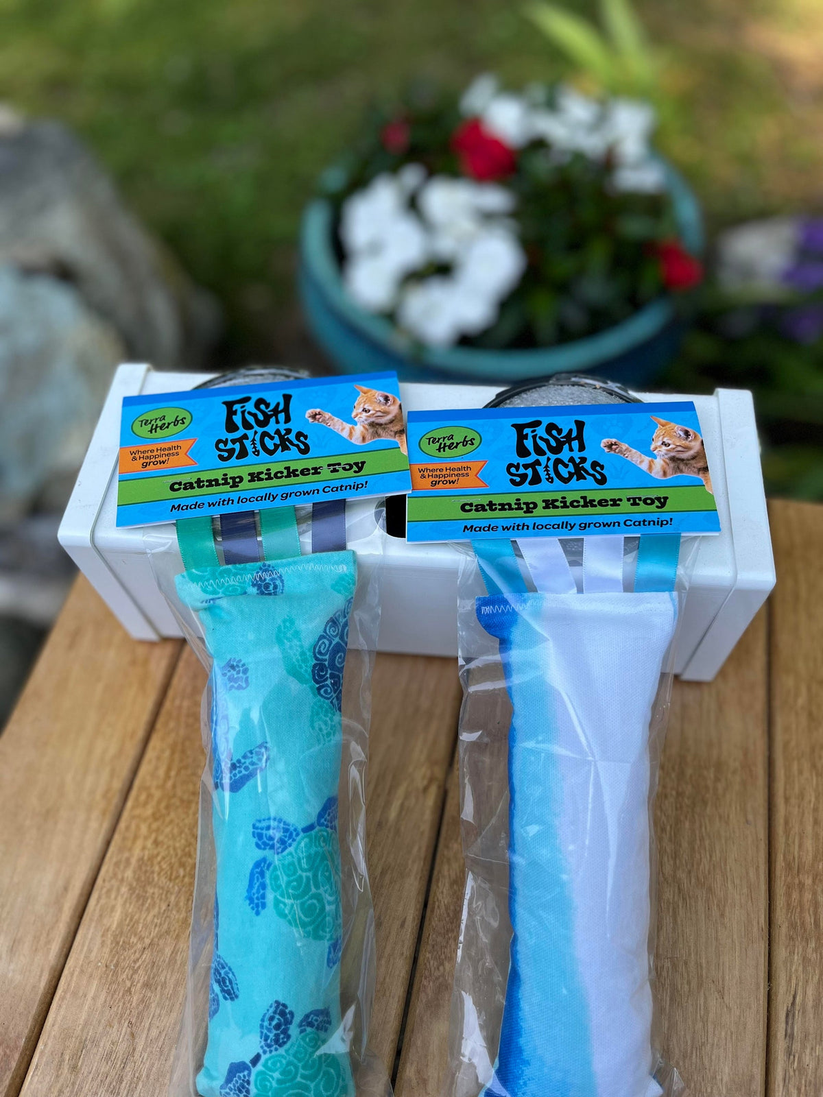 Terra Herbs Fish Sticks Catnip Cat Kicker toy