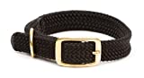 Adjustable double-braid dog collarWaterproof and durable webbingFeatures all brass hardware buckle and "D" ringMatches Mendota snap leashes perfectlyChoose 1" wide or 9/16" wide for small breed and puppies"